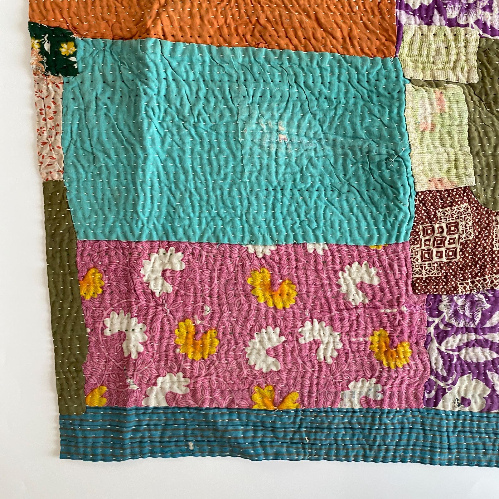 ラリーキルト インド刺繍 カンタ ヴィンテージ マルチカバー ピンクの