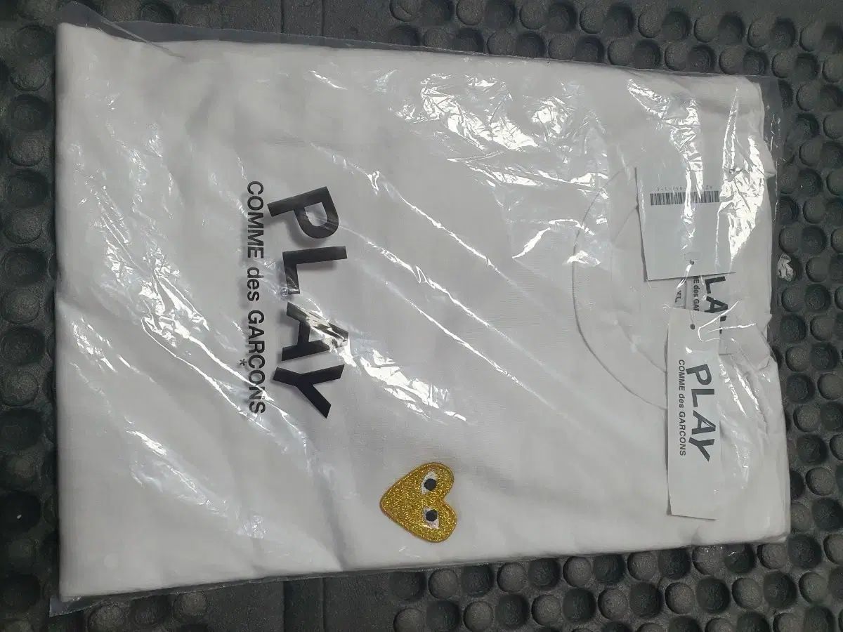 COMME des GARCONS PLAY 白 長袖 Tシャツ 金 ハート