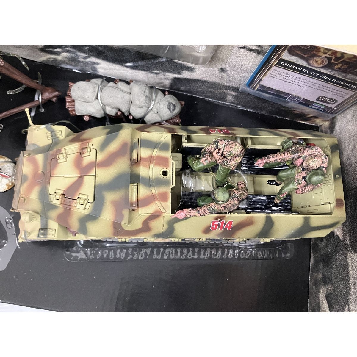  UNIMAX ユニマックス 1 32 FORCES OF VALOR ドイツ軍 Sd.Kfz. 251 ハノマグ 装甲戦闘機 フィギュア ミリタリー フィギュア