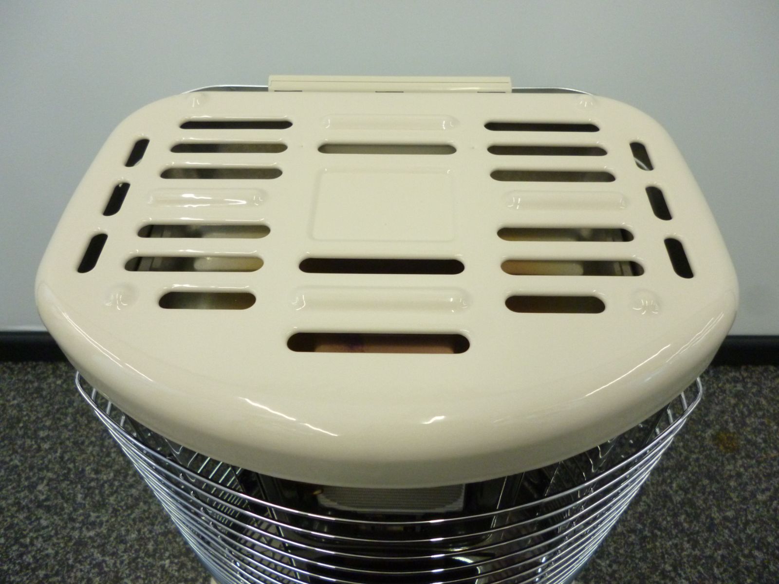 未使用品 2012年製 Rinnai リンナイ ガス赤外線ストーブ 9～12畳 LP