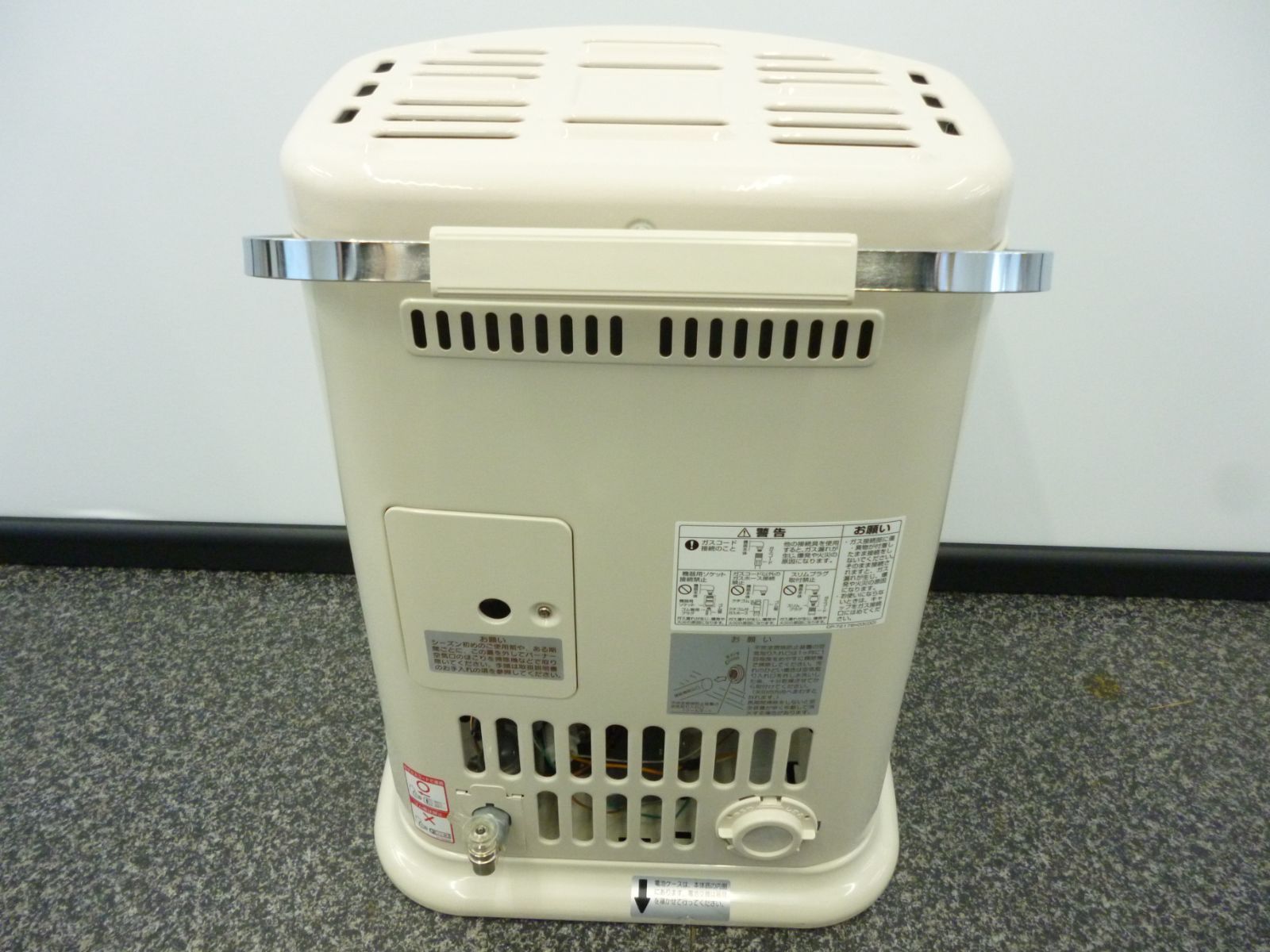 未使用品 2012年製 Rinnai リンナイ ガス赤外線ストーブ 9～12畳 LP