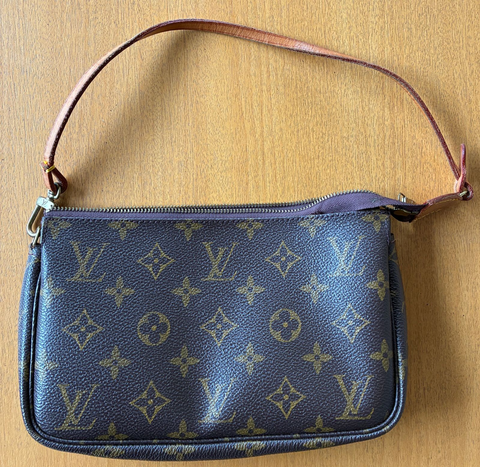 ルイヴィトン ポシェット アクセソワール モノグラム 破損あり