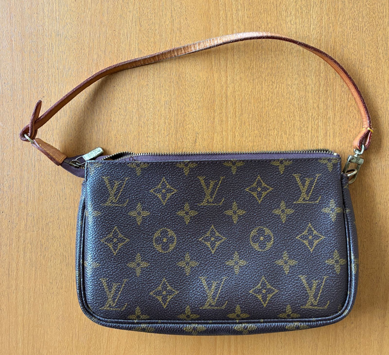 ルイヴィトン ポシェット アクセソワール モノグラム 破損あり