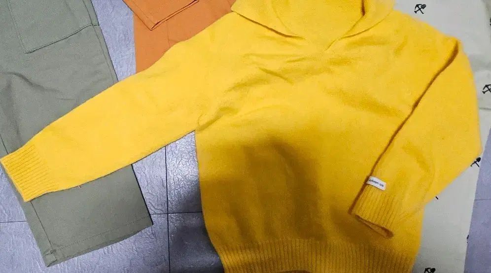 2026春夏 キッズカシミア100プロ スタイリッシュなニット 110 セーター