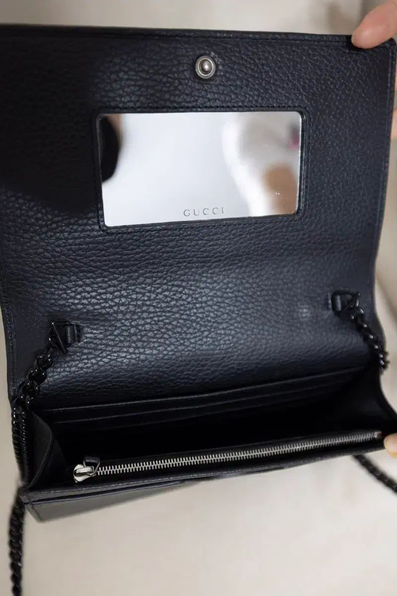  グッチ wocチェーン オールブラック LINE バッグ メッセンジャーバッグ ショルダーバッグ
