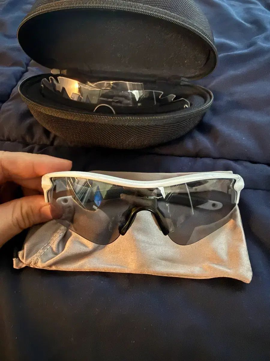 オークリー レーダーロック 注文 白 グレー Amazon | RADAR LOCK