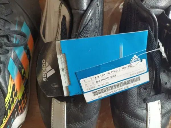 サッカーシューズ スニーカー