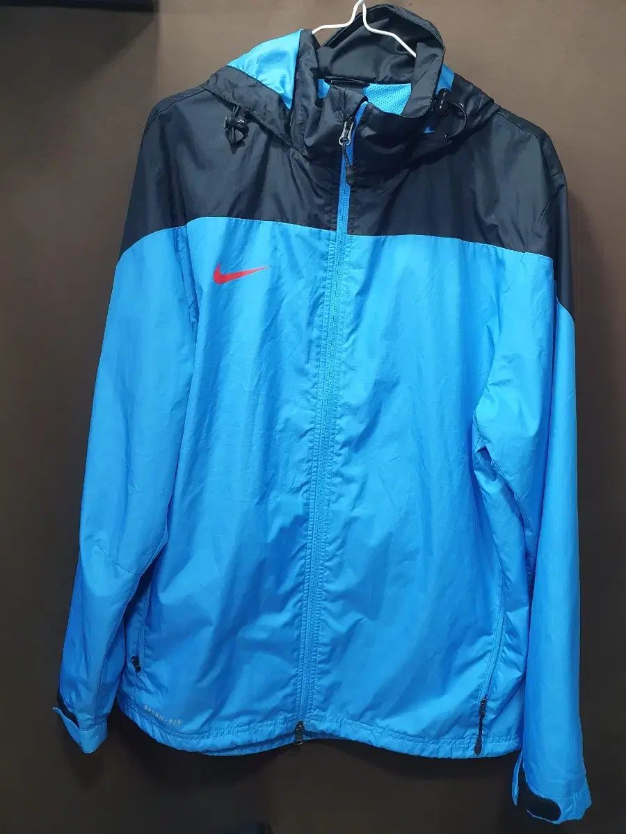 ナイキ ウィンドブレーカー ジャケット ブルー/ブラック