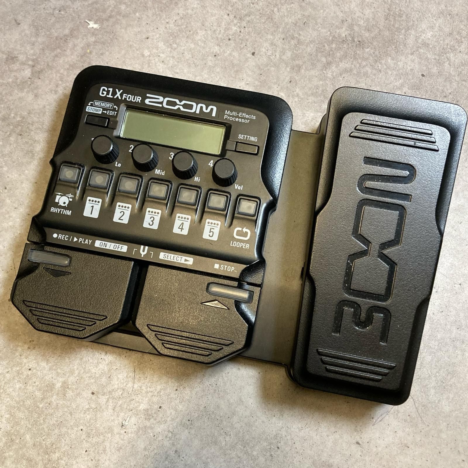 楽器 ZOOM ズーム エフェクター G 1 X Four 472