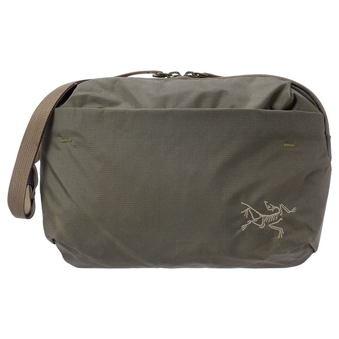 ARC’TERYX アークテリクス Heliad Crossbody ヒリアド クロスボディ バッグ メンズ レディース ボディバッグ 鞄