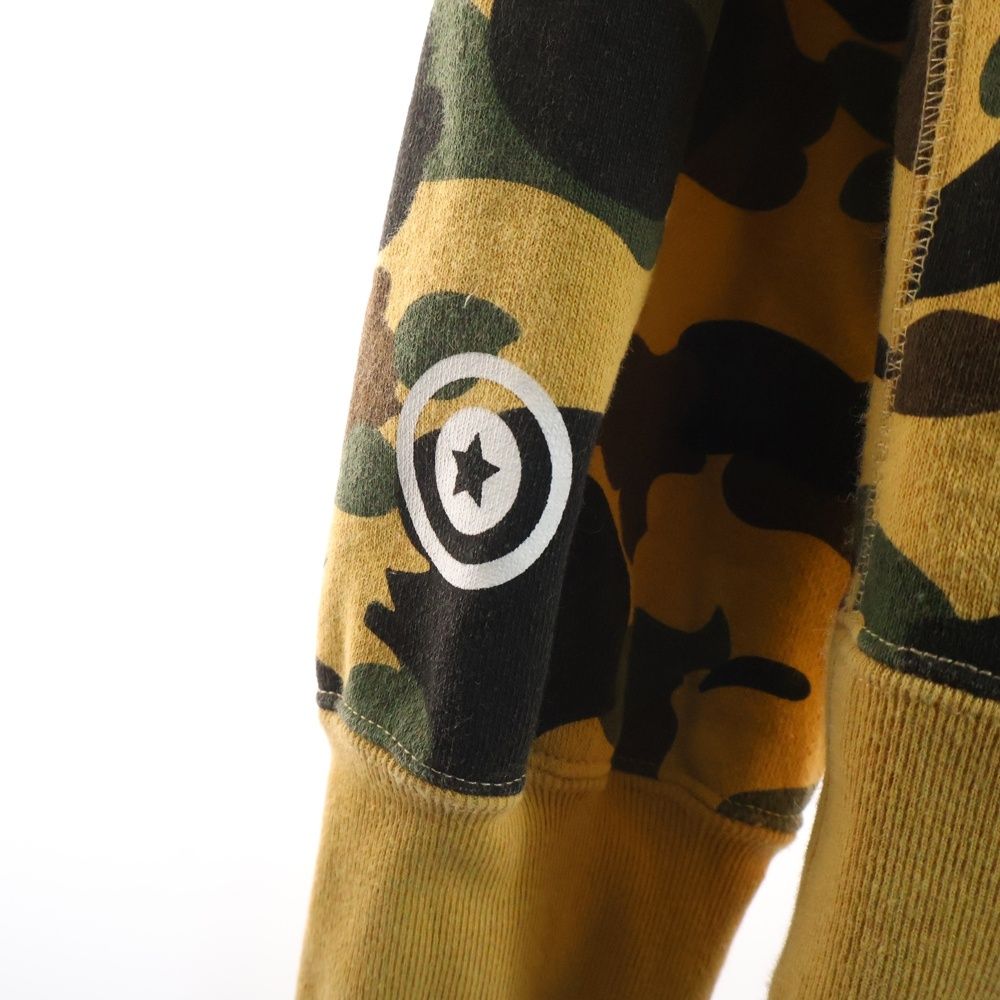 A BATHING APE (アベイシングエイプ) CAMO SHARK FULL ZIP HOODIE