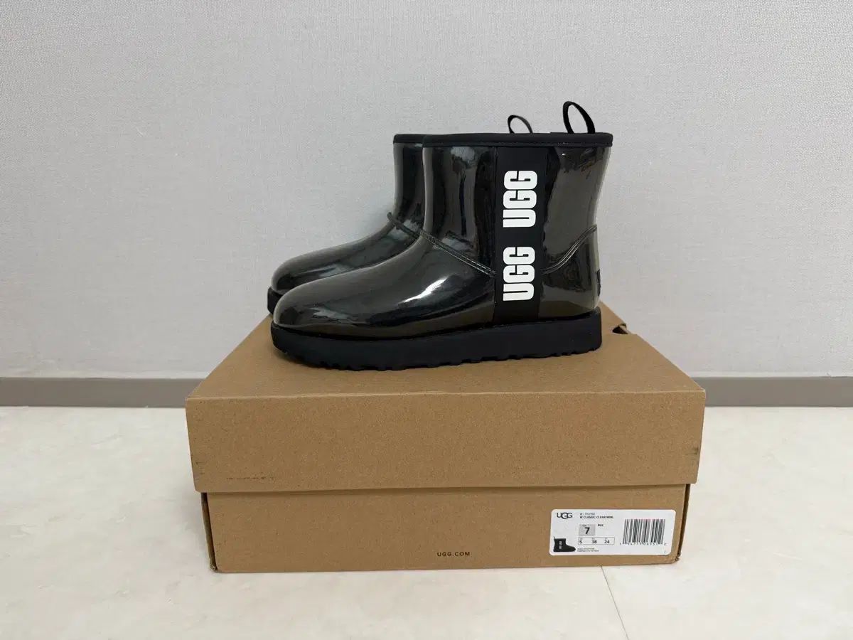 アグ クラシック クリア ミニ 240