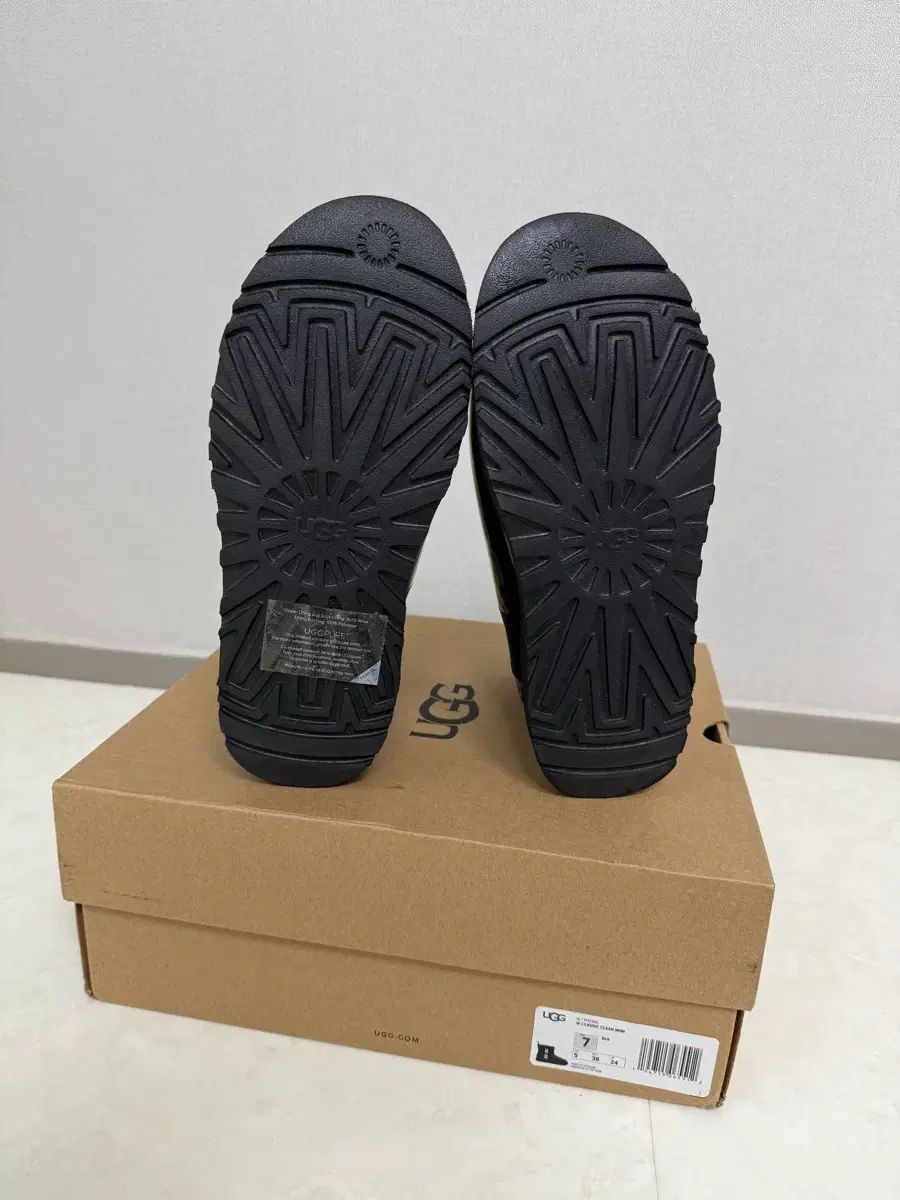 アグ クラシック クリア ミニ 240