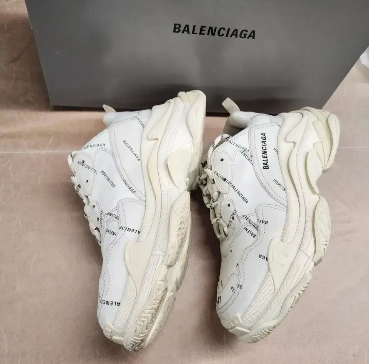  バレンシアガ トリプルS オールオーバー サイズ41 スニーカー 靴