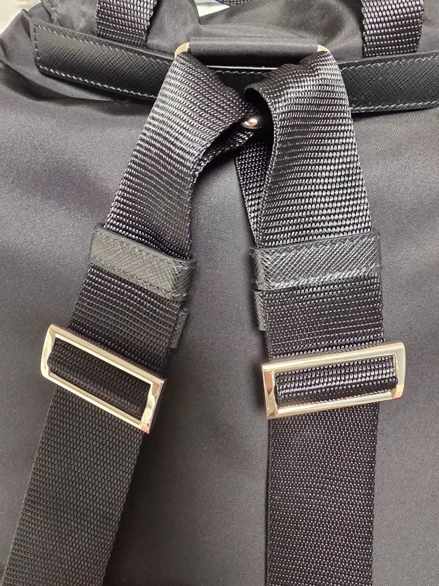 PRADA プラダ サフィアーノ リナイロン ミディアム バックパック