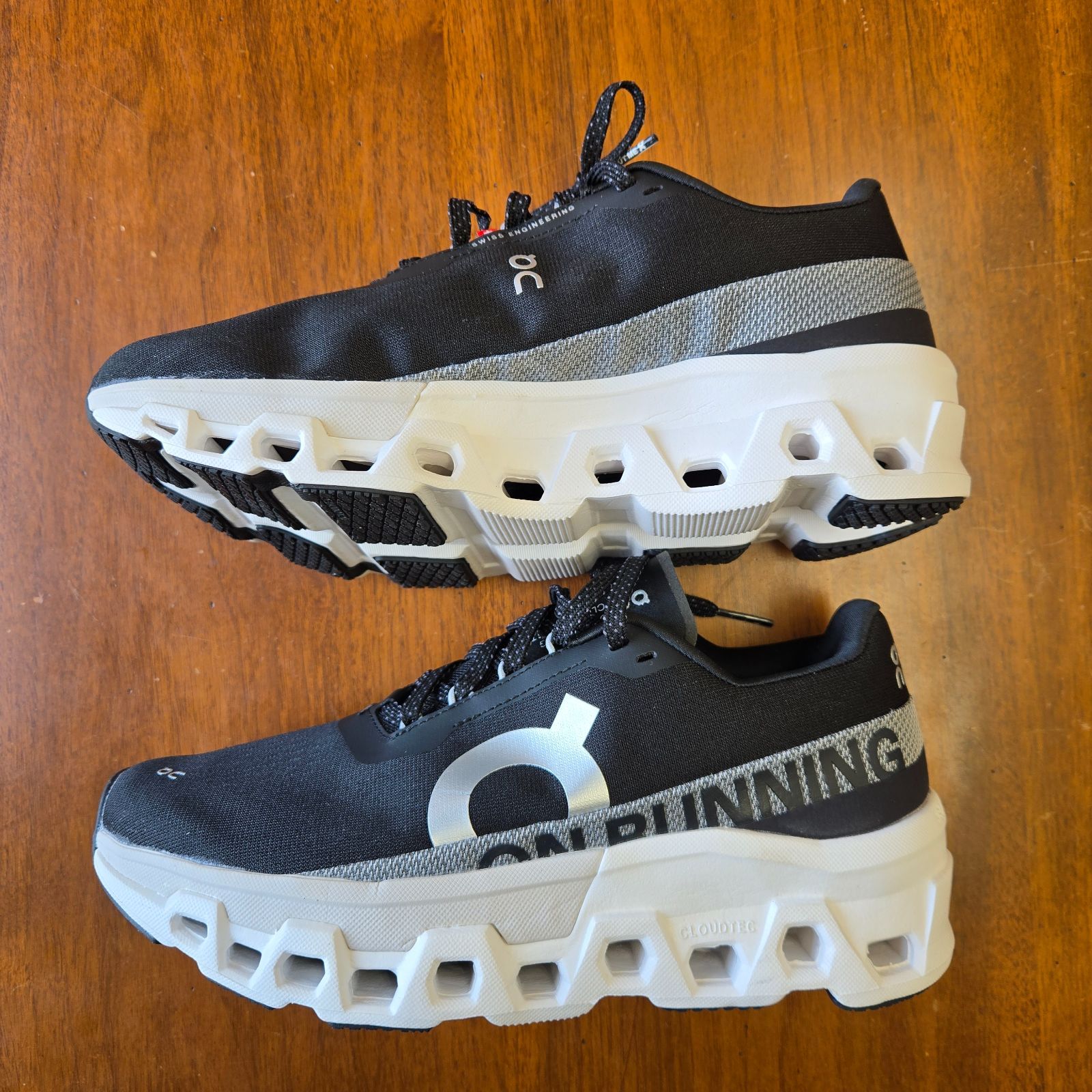 On オン クラウドモンスター2 ブラック ランニングシューズ Cloudmonster 2 ホワイト 25.5 CM