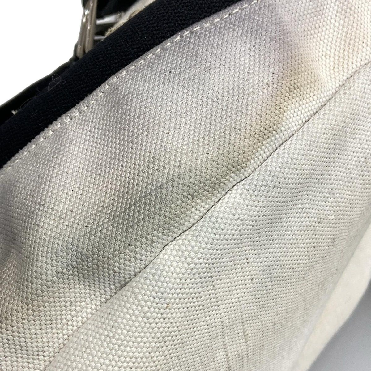 アイボリー×黒