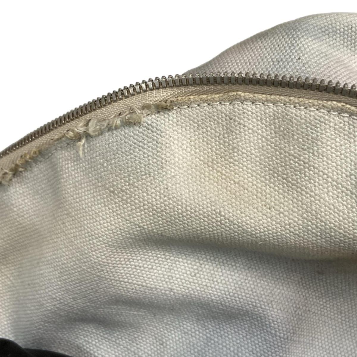 アイボリー×黒