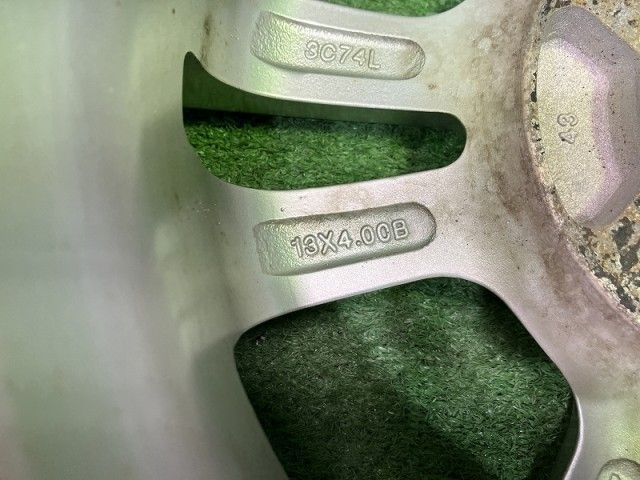 シルバー 13インチ