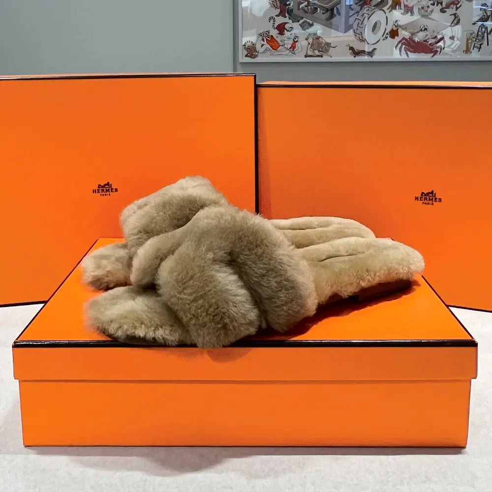 レディース エルメス オラン サンダル ウールスキン ベージュ