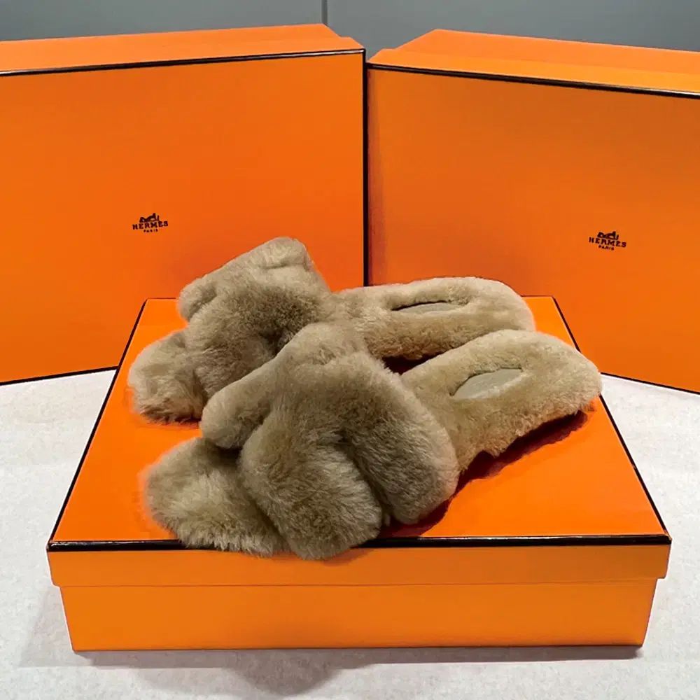 レディース エルメス オラン サンダル ウールスキン ベージュ