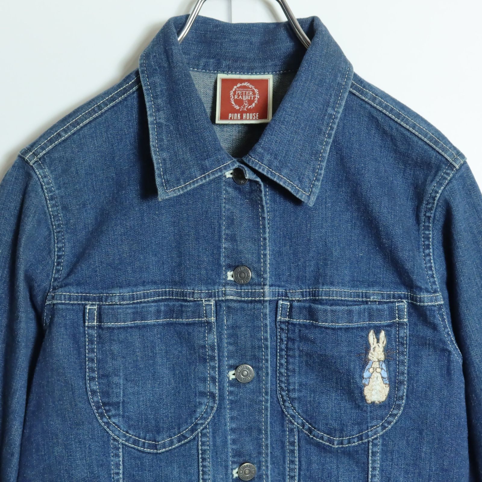 新品タグ付ピンクハウス×ピーターラビット◆デニムシャツ◆うさぎ刺繍ワンピース羽織 美品】ピンクハウス☆ピーターラビット刺繍♪デニムジャケット 大きい