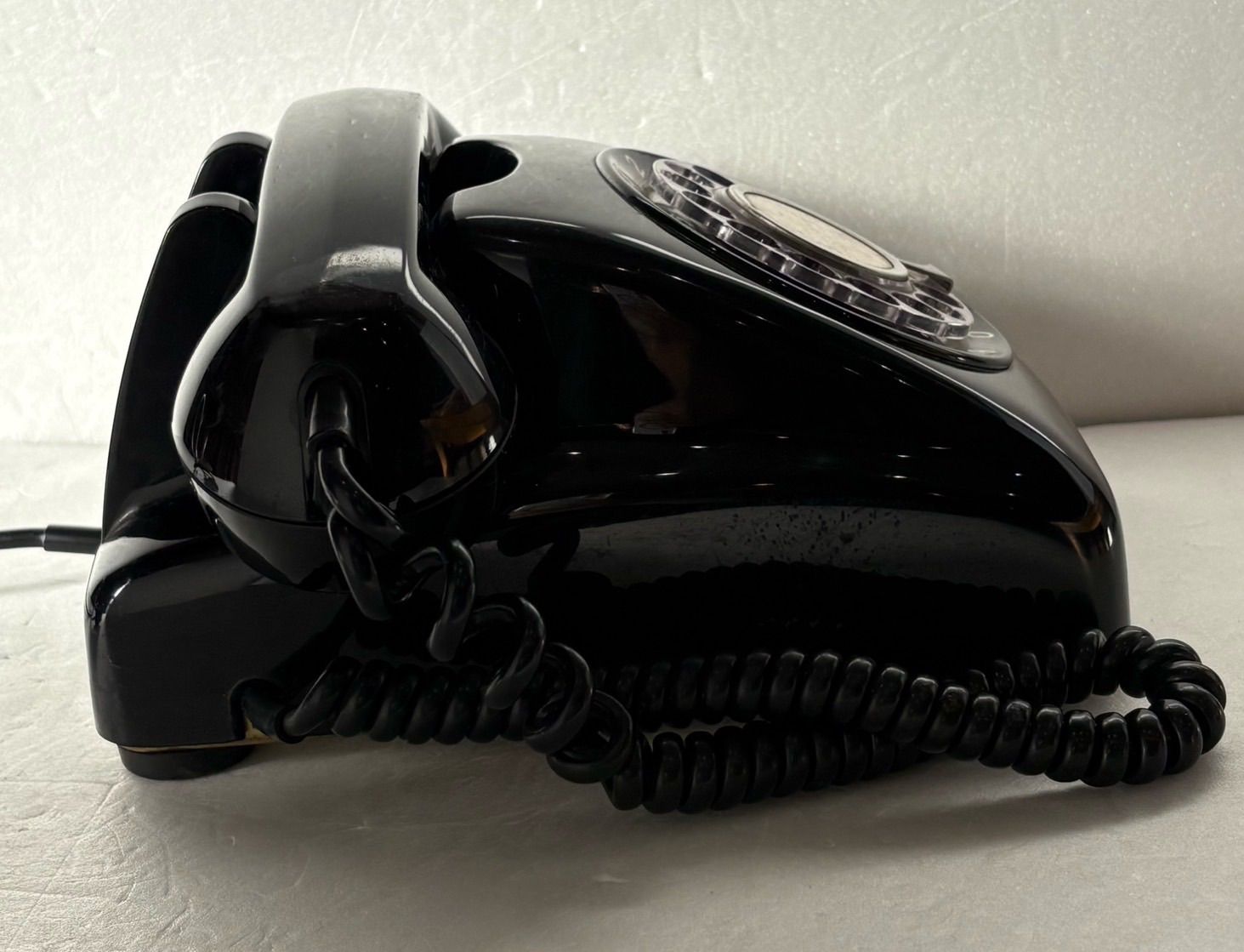 黒電話 ダイヤル式】昭和レトロ 昭和60年 日本電信電話（株） - メルカリ