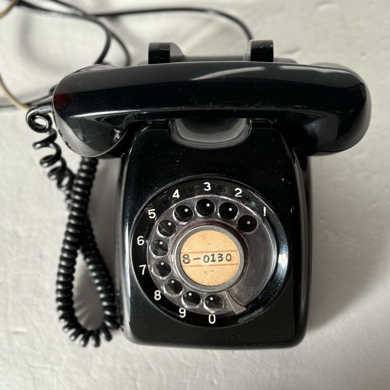 黒電話 ダイヤル式】昭和レトロ 昭和60年 日本電信電話（株） - メルカリ