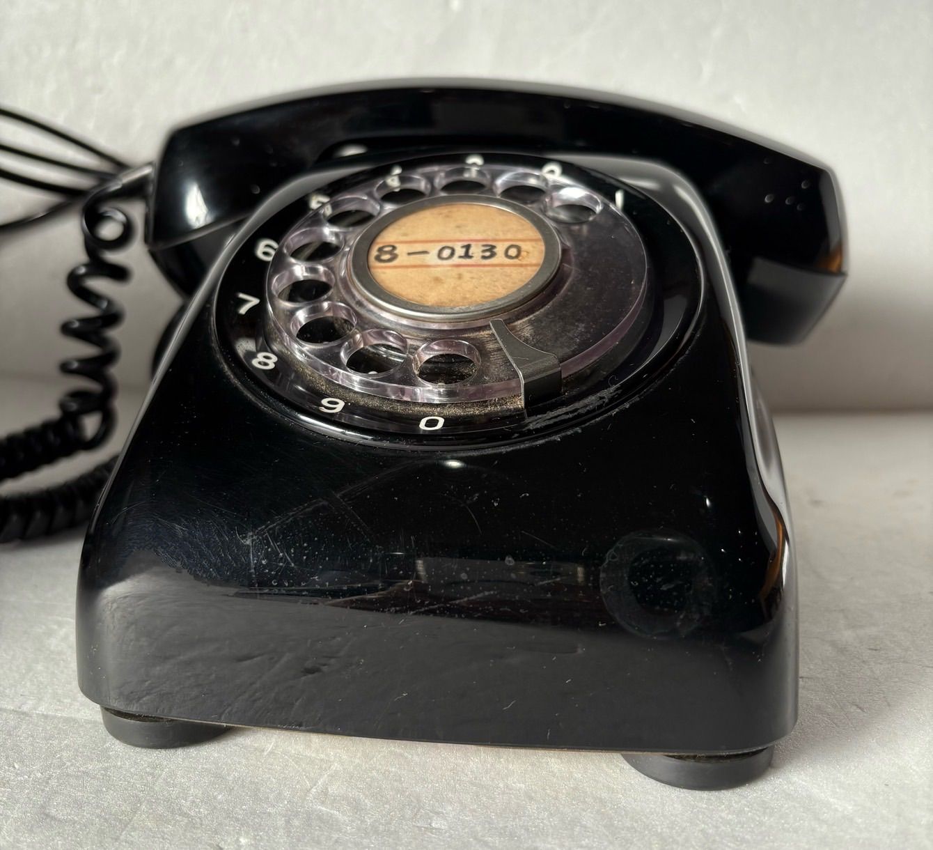 黒電話 ダイヤル式】昭和レトロ 昭和60年 日本電信電話（株） - メルカリ
