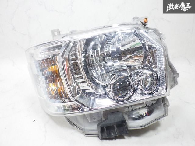 新車外し 点灯OK トヨタ 200系 ハイエース 8型 ダークプライム2 LED ヘッドライト 右 右側 運転席 KOITO 26 137 打刻 84