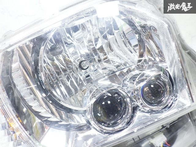 新車外し/点灯OK トヨタ 純正 200系 ハイエース 8型 ダークプライム2