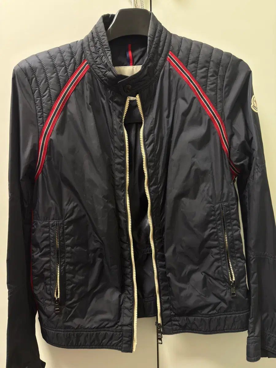 モンクレール ネイビージャケット ウィンドブレーカー 1