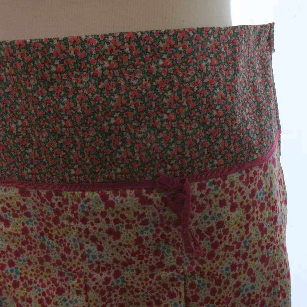 美品 PaulSmith ポールスミス花柄スカートサイズ42 ポールスミス ブラック Paul Smith BLACK プリーツ フレアスカート 花