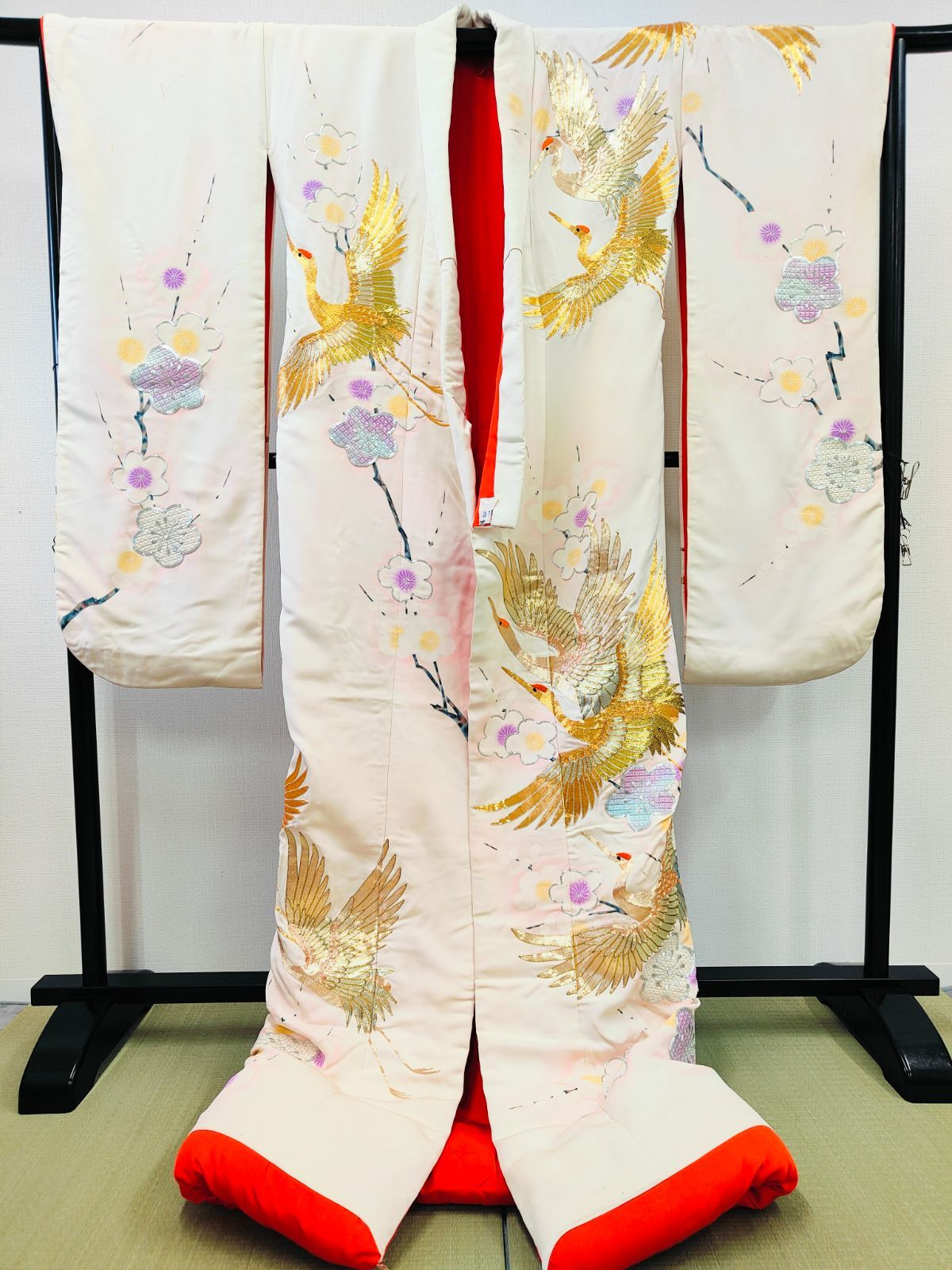 KWU 002 色打掛 豪華 金銀箔 花嫁衣装 刺繍 婚礼 結婚式 ウエディング 古着