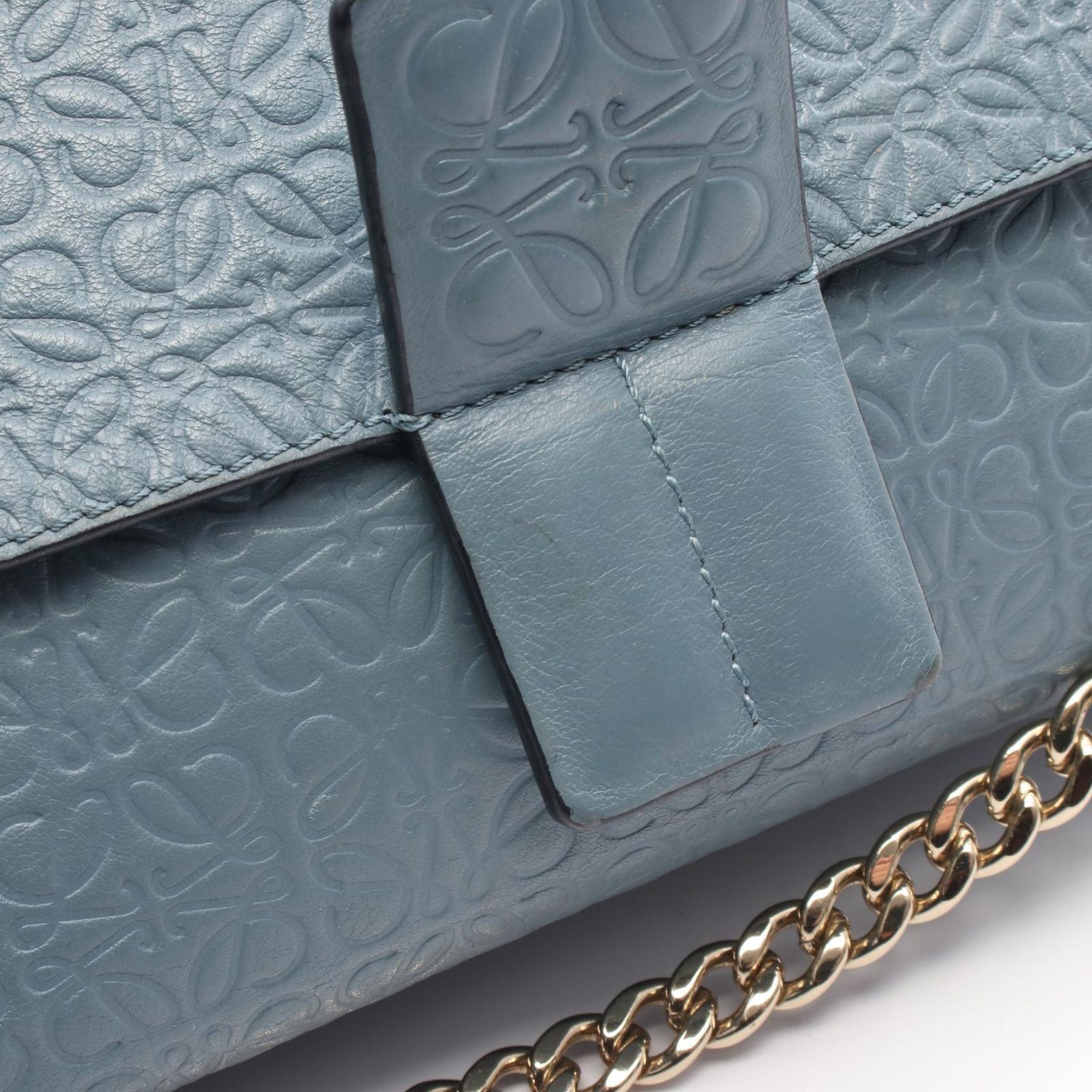 LOEWE ロエベ アベニュー リピートアナグラム ショルダーバッグ - メルカリ