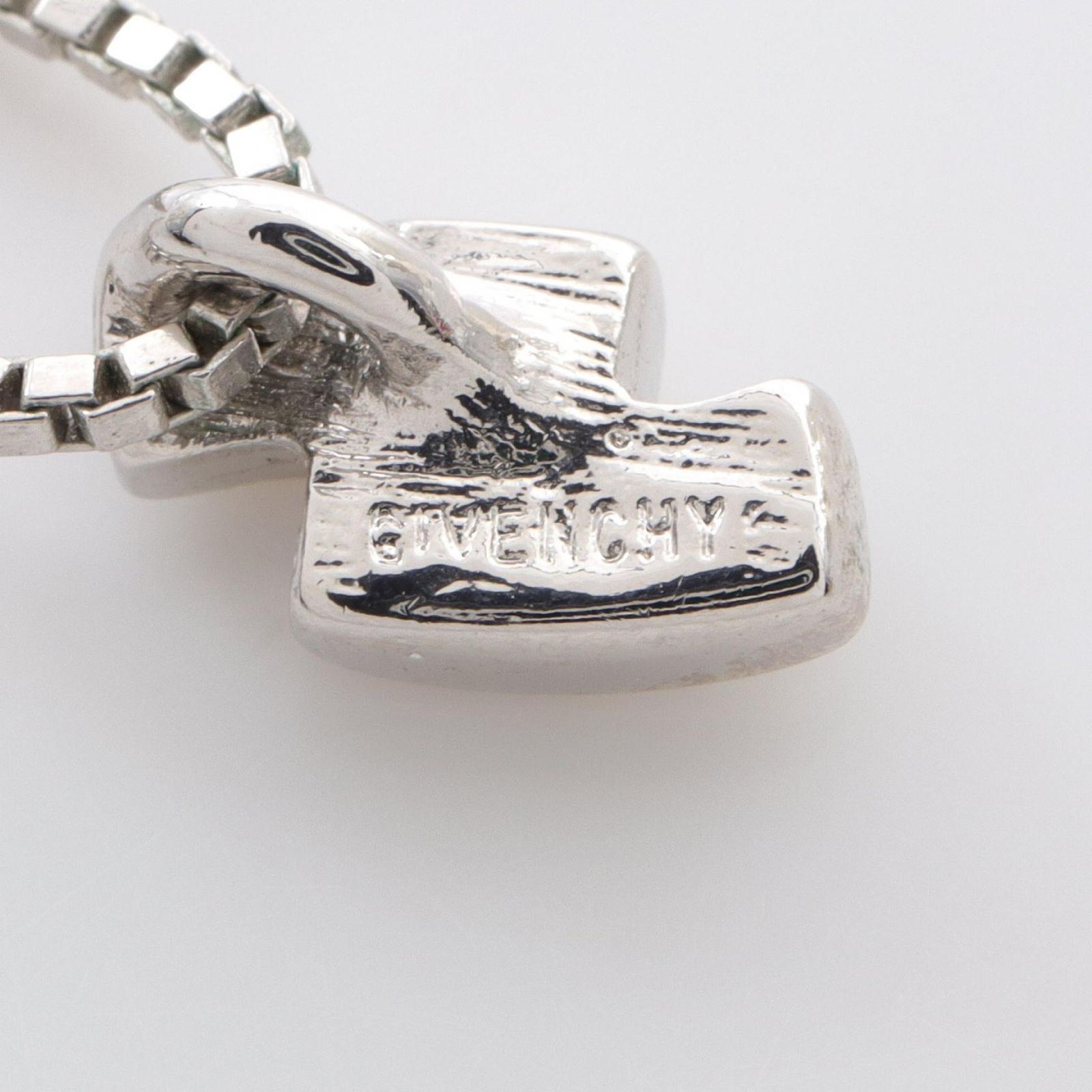 ジバンシィ ネックレス