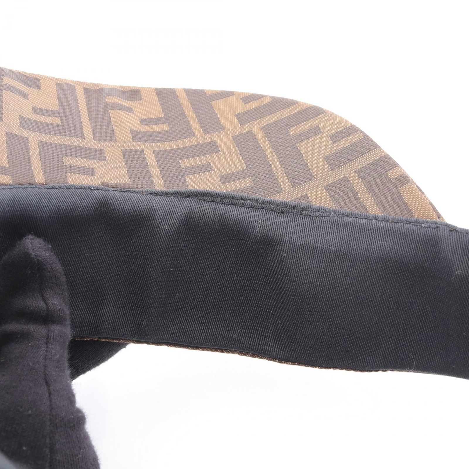 FENDI フェンディ