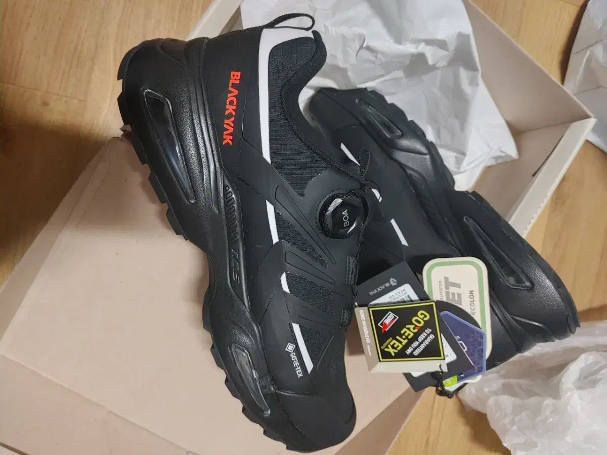 BLACK YAK ブラックヤク GORE TEX ゴアテックス トレッキングシューズ 285