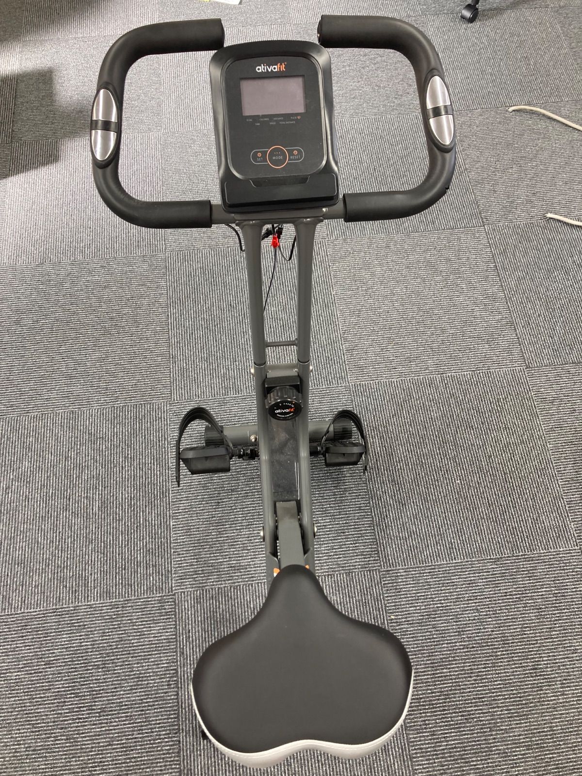 名古屋市にて直接取引き ativafit エアロバイク 折りたたみ式 8段階負担調整 フィットネスバイク スポーツ 直取 100円 げ