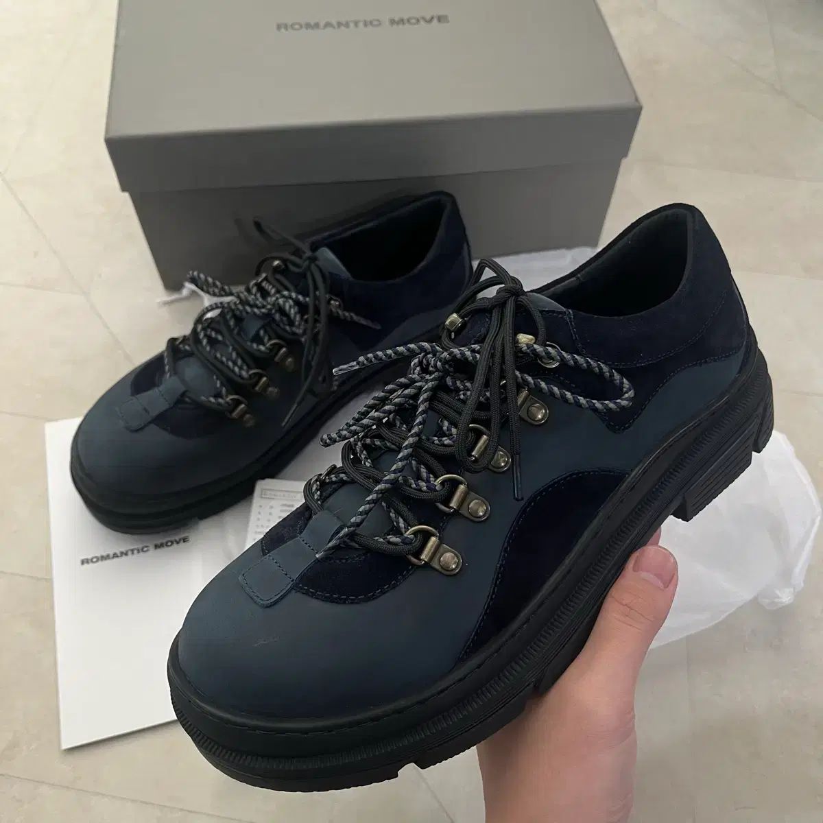 ROGER ショップ VIVIER ビジュー付きプラットフォームサンダルミュール