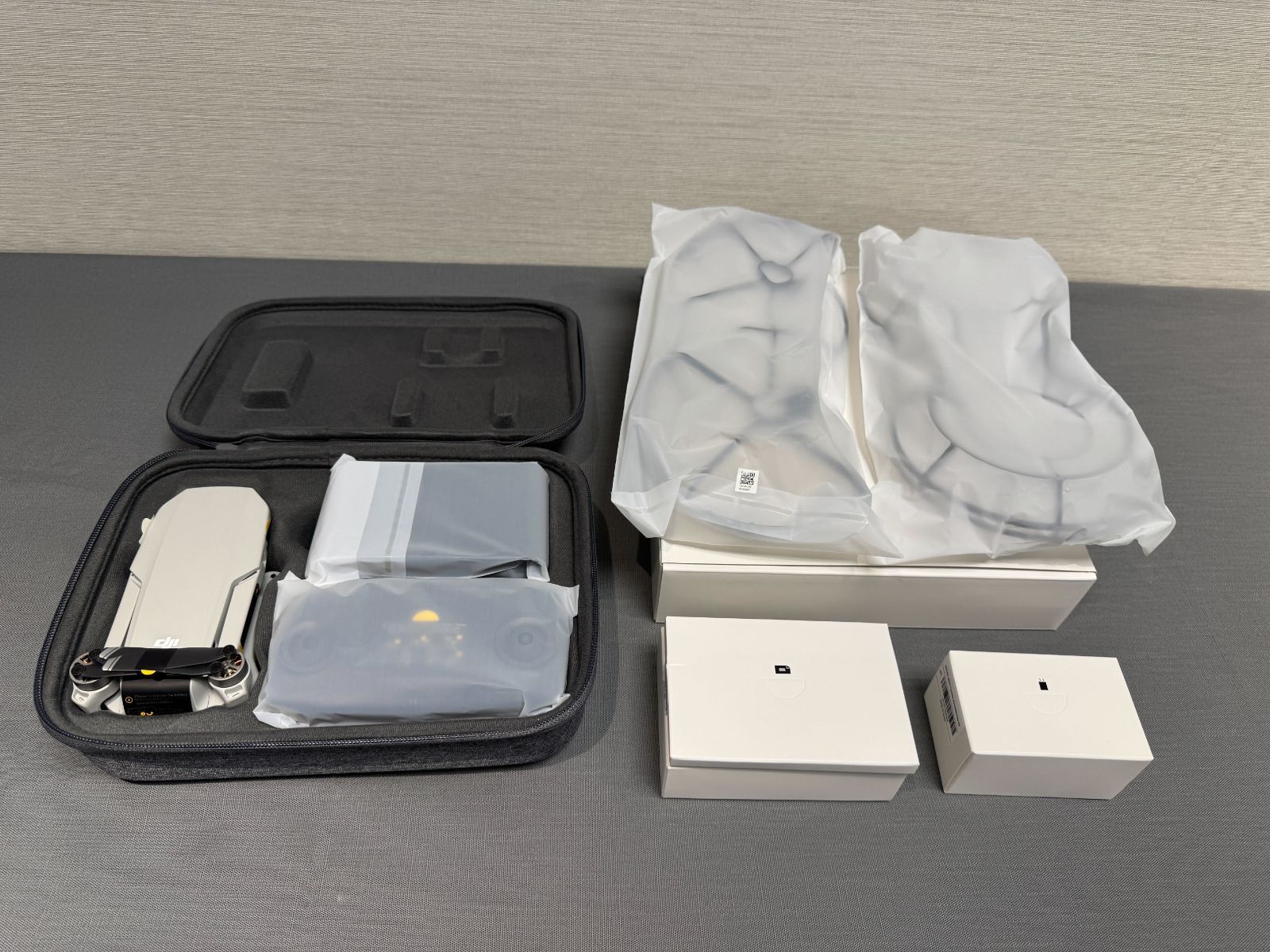極美品】DJI Mavic Mini Fly More Combo 日本版 199gモデル 付属 極美品】DJI Mavic Mini Fly More Combo 日本版 199gモデル 付属