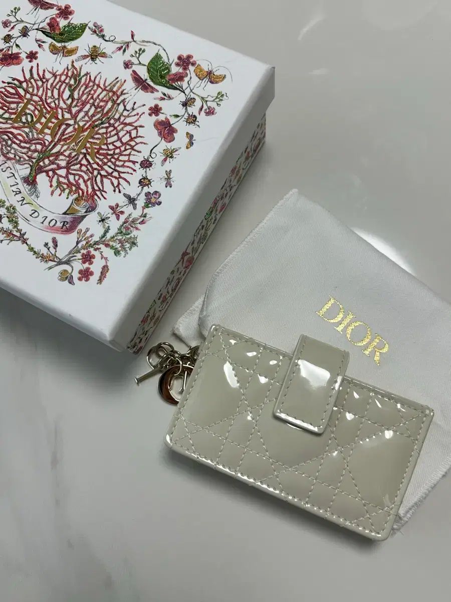 ディオール ペンダント アコーディオン カードウォレット