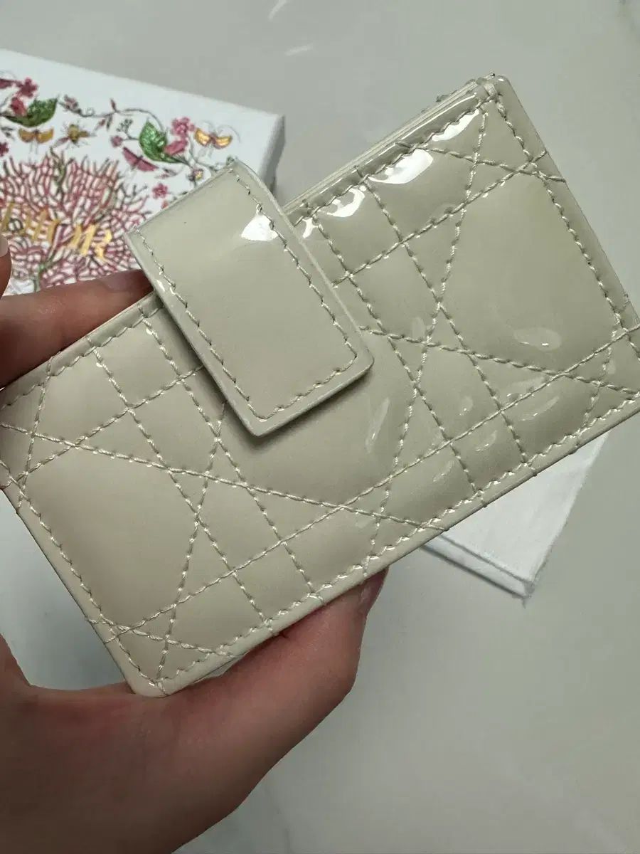 ディオール ペンダント アコーディオン カードウォレット