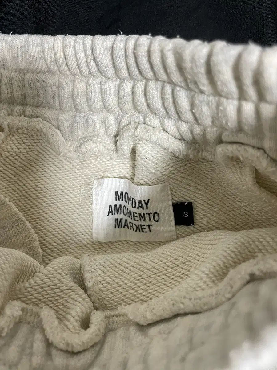 AMOMENTO × マンデイモーニングマーケット コラボ スウェットパンツ