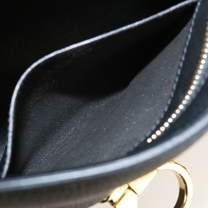 中古良品FERRAGAMO フェラガモ ハンドバッグ 21 E530 2WAY ガンチーニ レディース ブラック FERRAGAMO フェラガモ 2WAY ガンチーニ 21 E530 ハンドバッグ カーフ