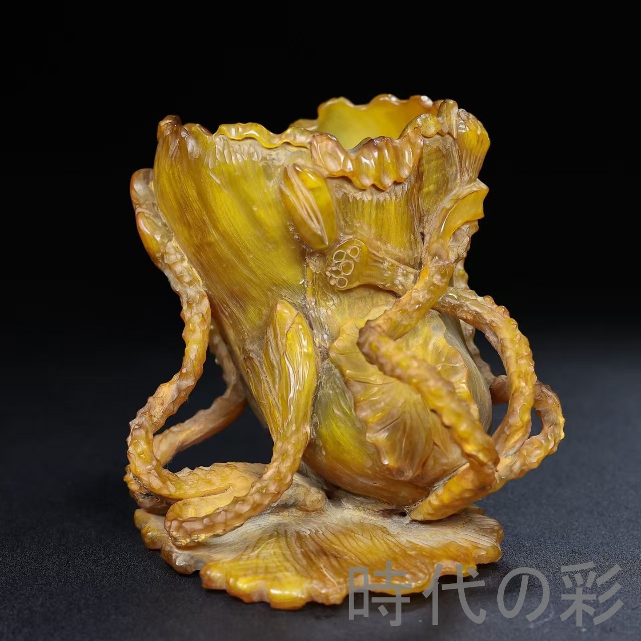 中国古美術 珍蔵 牛角 蓮花 筆筒 牛角彫刻 文房具 文房清玩 唐物 細工 古玩 古美味 古賞物 古置物