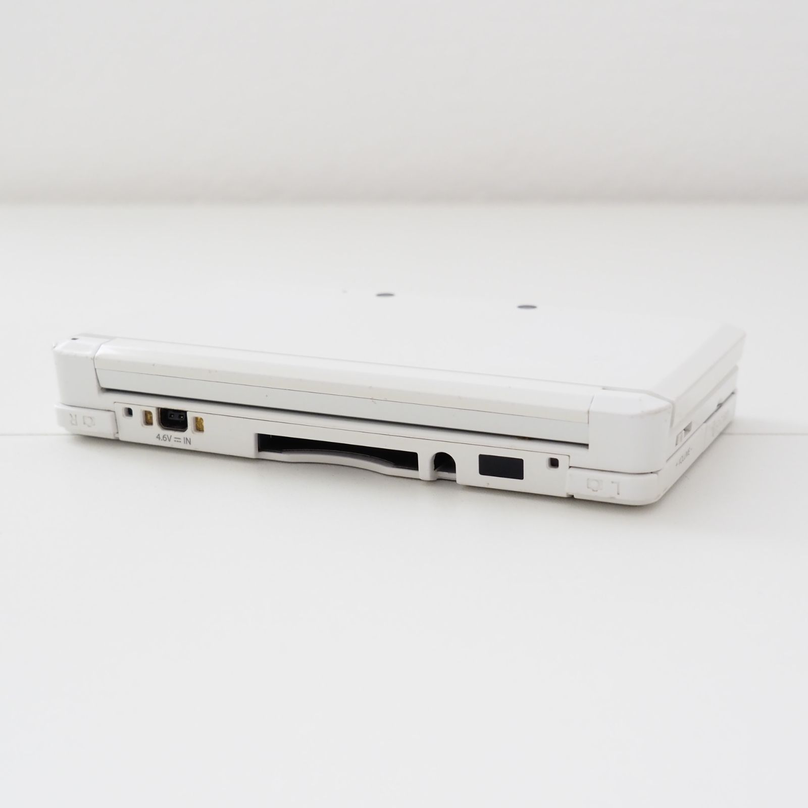 ニンテンドー3DS 本体　ホワイト（白） ニンテンドー3DS本体ホワイト