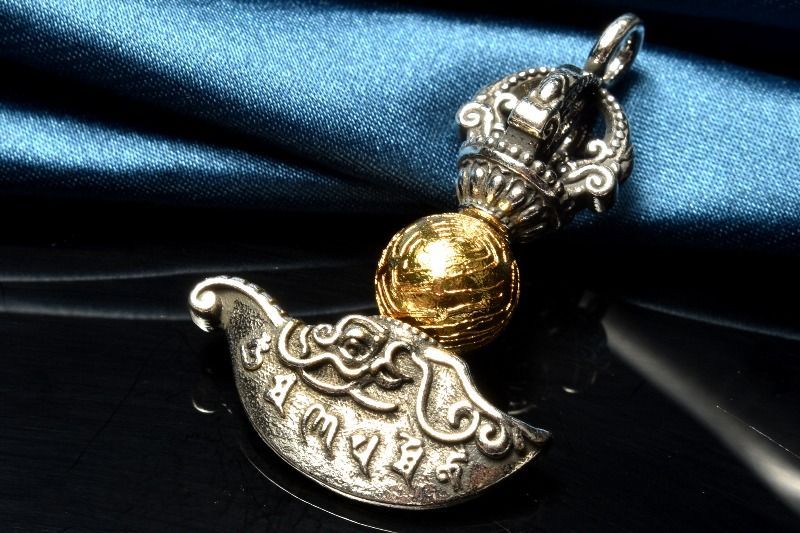 アルタイ隕石(メテオライト) 42x27-28(丸玉10)mm 鉞刀斧 ゴールド