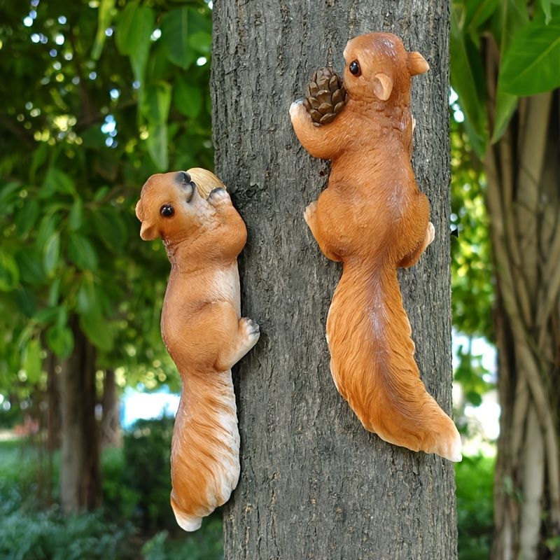 壁掛け オブジェ 置物 インテリア ドングリと松ぼっくりを持っている