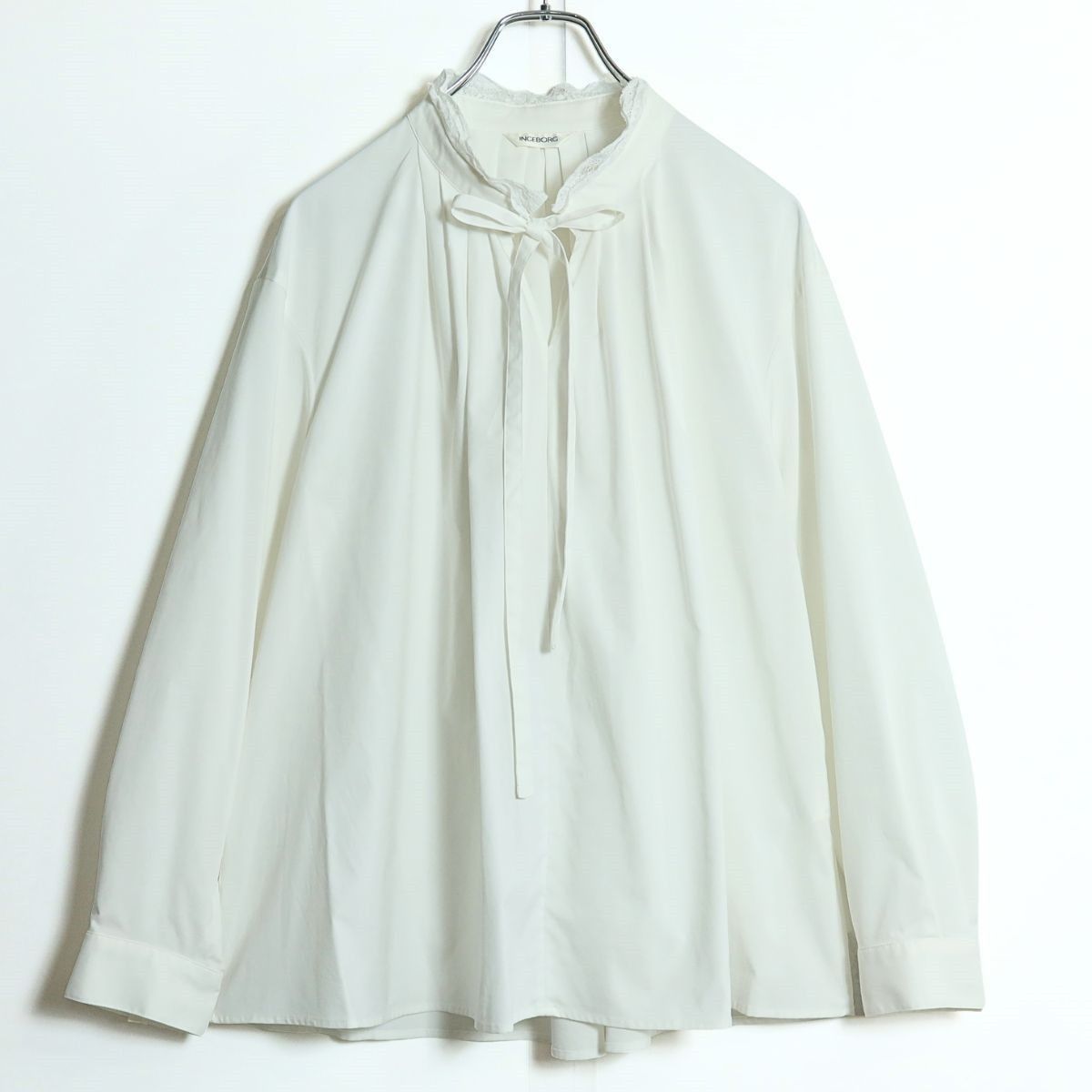 美品】インゲボルグ☆ふんわりフォルム♪長袖ブラウス 白系 レース付 
